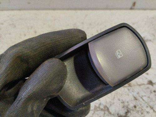 MANDO ELEVALUNAS DELANTERO DERECHO OPEL CORSA D 