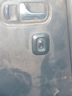 MANDO ELEVALUNAS TRASERO IZQUIERDO Nissan Terrano II (R20)(02.1993->)