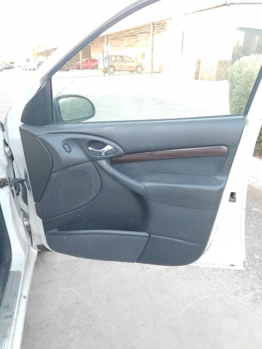 GUARNECIDO PUERTA DELANTERA DERECHA Ford Focus Familiar (CAK)(1998->) Ford Focus Familiar (CAK)(1998->) 