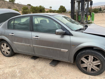 RENAULT MEGANE II CLASSIC BERLINA