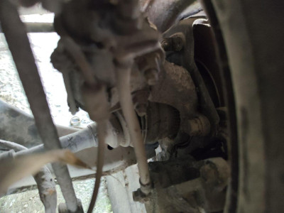 PINZA DE FRENO DELANTERA IZQUIERDA