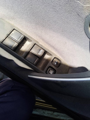 MANDO ELEVALUNAS DELANTERO IZQUIERDO, NISSAN, PRIMERA BERLINA (P12)