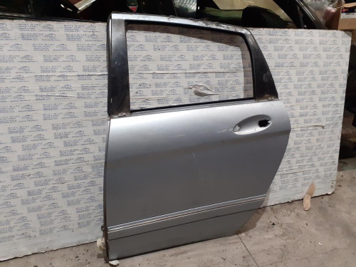  PUERTA TRASERA IZQUIERDA 