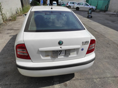 SKODA OCTAVIA BERLINA (1U2)