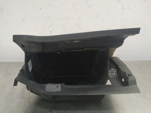  GUANTERA FORD FOCUS BERLINA (CEW) 