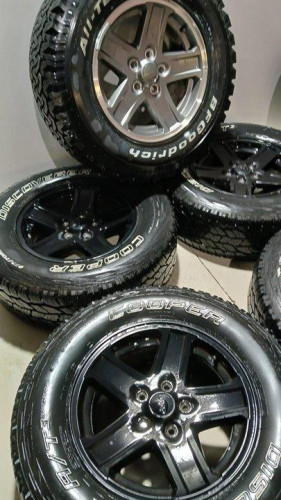  JUEGO LLANTAS CHRYSLER JEEP CHEROKEE (KJ) 