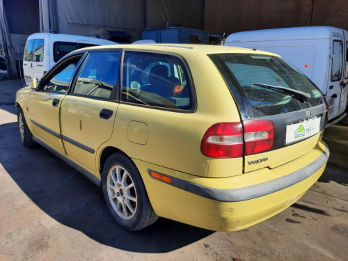  VOLVO V40 FAMILIAR 