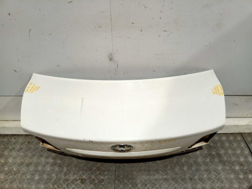  TAPA MALETERO TOYOTA AVENSIS (T27) 