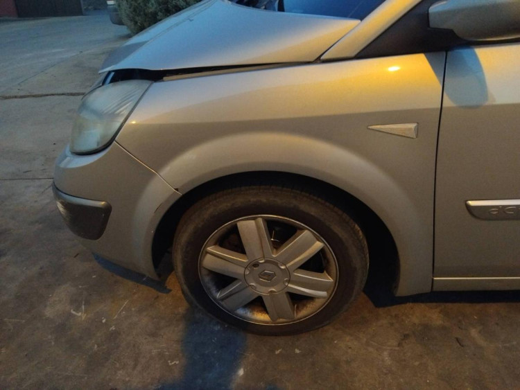ALETA DELANTERA IZQUIERDA Renault Scenic II (JM)(2003->)