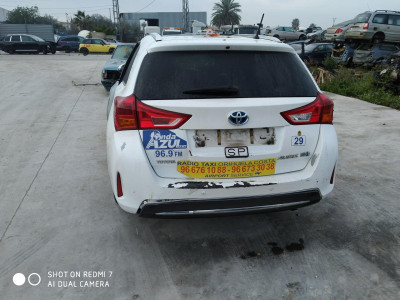 TOYOTA AURIS (E18)