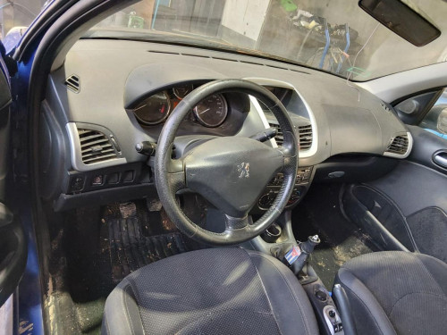 PEUGEOT 206 + — автомобиль-донор на запчасти 
