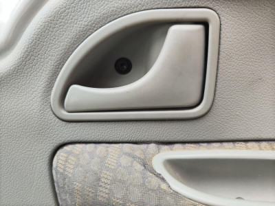 MANETA INTERIOR DELANTERA DERECHA