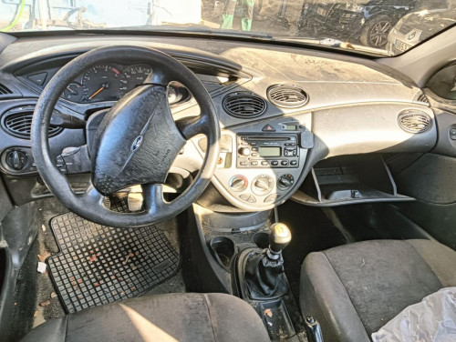  FORD FOCUS BERLINA (CAK) 