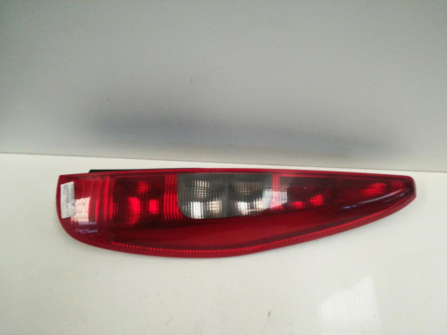  PILOTO TRASERO DERECHO Mitsubishi COLT CZ3 BERL. 5 (Z30A) 