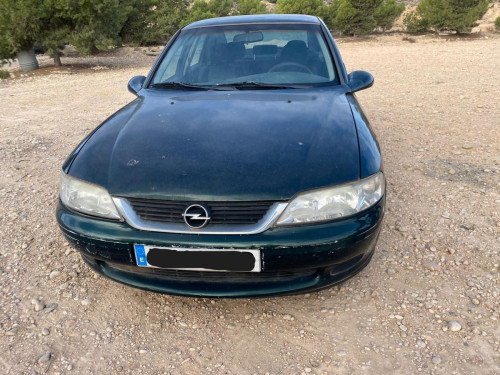 OPEL VECTRA B BERLINA — автомобиль-донор на запчасти 