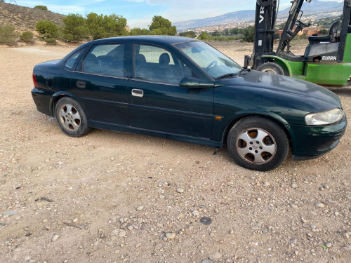 OPEL VECTRA B BERLINA — автомобиль-донор на запчасти 