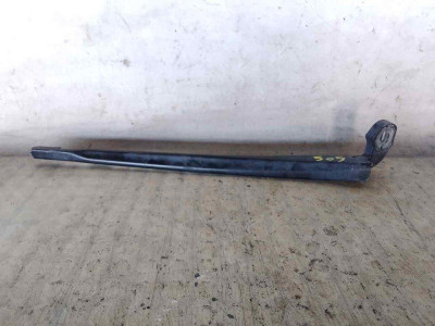BRAZO LIMPIA DELANTERO DERECHO
