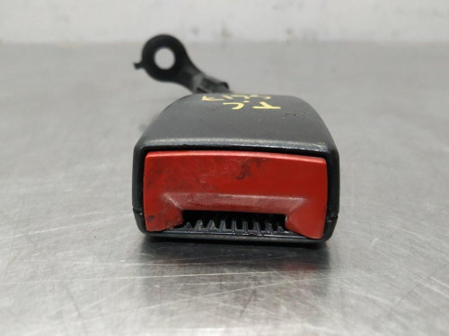  ENGANCHE CINTURON TRASERO CENTRAL OPEL VECTRA C BERLINA 
