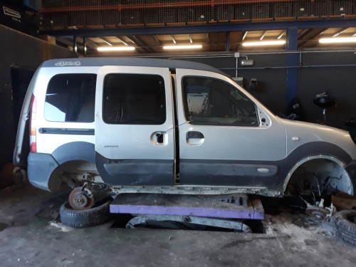 RENAULT KANGOO 4X4 — vehículo donante para recambios 