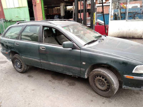  VOLVO V40 FAMILIAR 