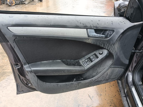 AUDI A4 AVANT (8K5) — vehículo donante para recambios 