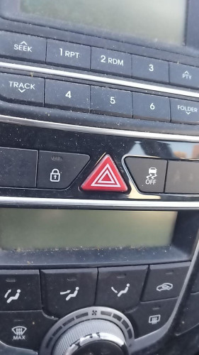 WARNING Hyundai i30 (GD)(2012->) Hyundai i30 (GD)(2012->) 
