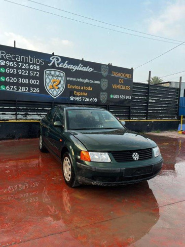  VOLKSWAGEN PASSAT BERLINA (3B2) 