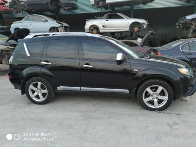 MITSUBISHI OUTLANDER (CW0)