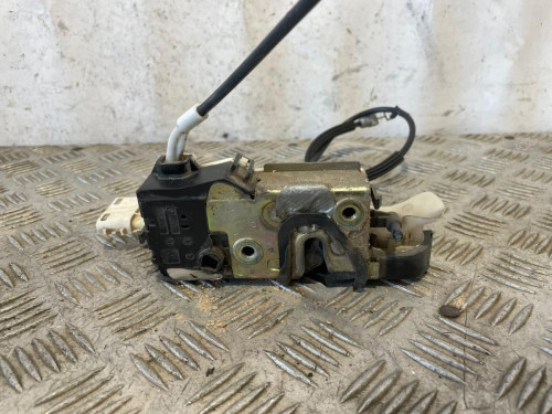 CERRADURA PUERTA DELANTERA IZQUIERDA 