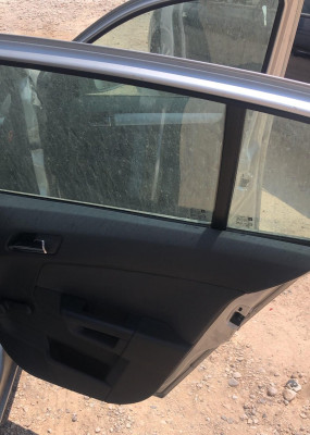 OPEL ASTRA H BERLINA