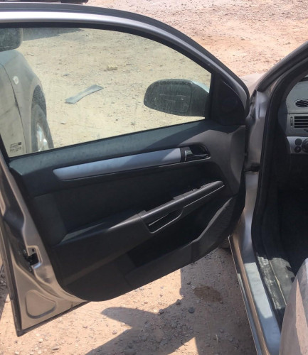 OPEL ASTRA H BERLINA — автомобиль-донор на запчасти 