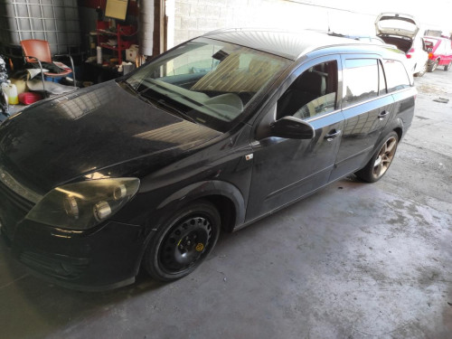 OPEL ASTRA H CARAVAN — vehículo donante para recambios 