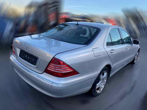  MERCEDES-BENZ CLASE S (BM 220) BERLINA 