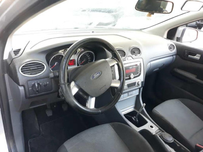 FORD FOCUS BERLINA (CB4)