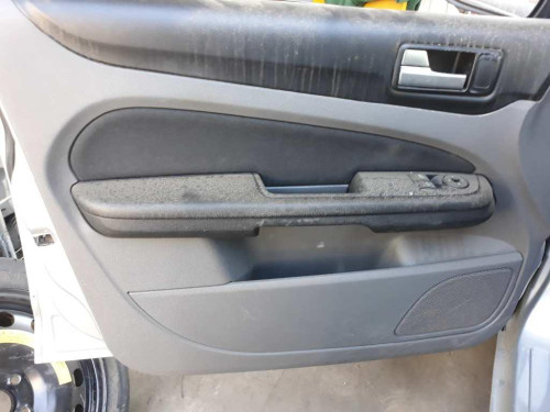  FORD FOCUS BERLINA (CB4) 