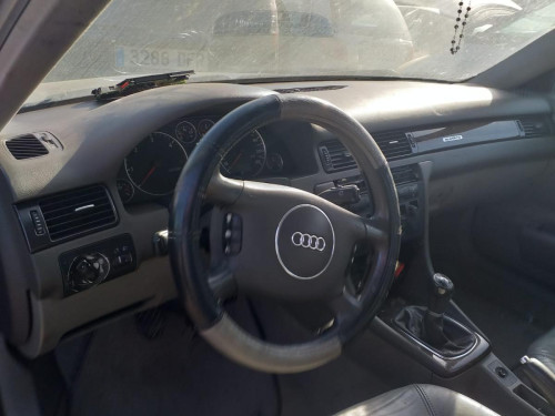  AUDI A6 BERLINA (4B2) 