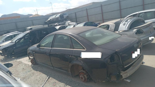  AUDI A6 BERLINA (4B2) 