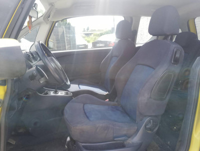 PEUGEOT 1007