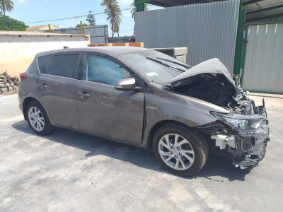 TOYOTA AURIS (E18)