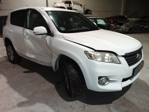 TOYOTA RAV4 (A3) — vehículo donante para recambios 
