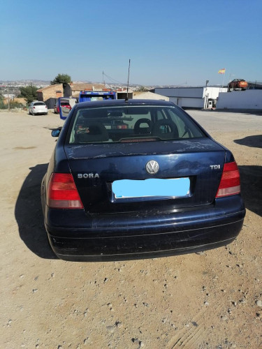 VOLKSWAGEN BORA BERLINA (1J2)(1998) — автомобиль-донор на запчасти 