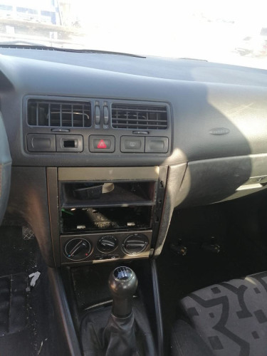 VOLKSWAGEN BORA BERLINA (1J2)(1998) — автомобиль-донор на запчасти 