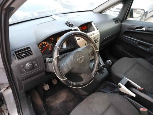 OPEL ZAFIRA B — vehículo donante para recambios 