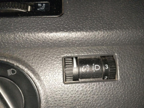 MANDO REGULACION FAROS Volkswagen POLO IV (9N1) 