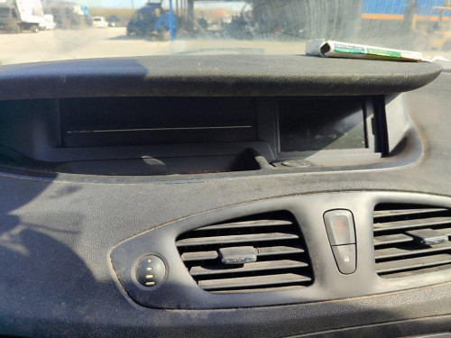 RENAULT SCENIC III (JZ) — vehículo donante para recambios 