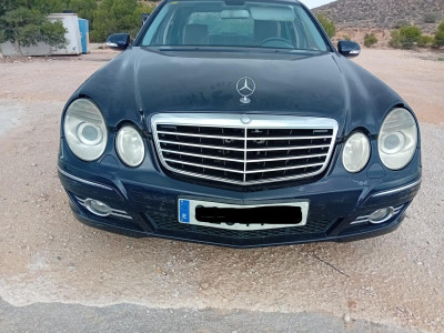 MERCEDES-BENZ CLASE E (BM 211) BERLINA