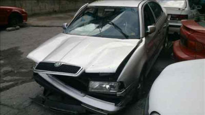 SKODA OCTAVIA BERLINA (1U2)