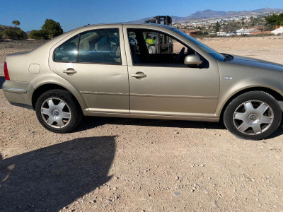VOLKSWAGEN BORA BERLINA (1J2)(1998)