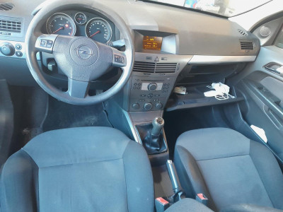 OPEL ASTRA H BERLINA