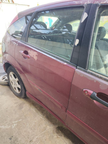 PUERTA TRASERA DERECHA Ford FOCUS BERLINA (CAK) 
